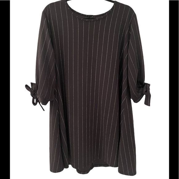 Tops - Gorgeous pinstripe tunic size 2X